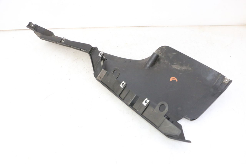 photo de BAJO CARENADO DERECHA QUADRO 4 4D 350 (2015 - 2018) - Marcados y referencias originales