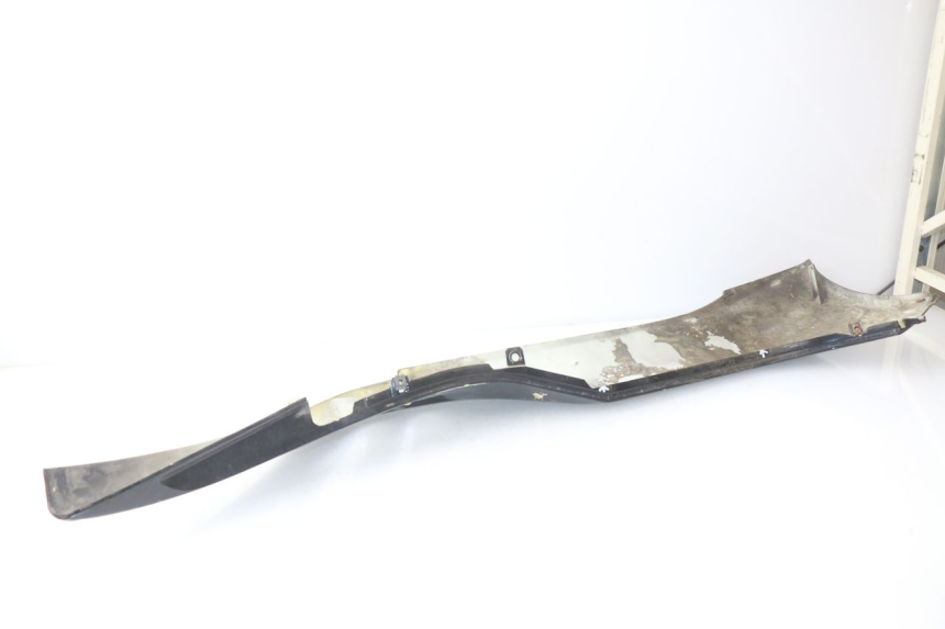 photo de FALDóN DERECHO JONWAY AZTRAL 125 (2008 - 2017) - Características distintivas