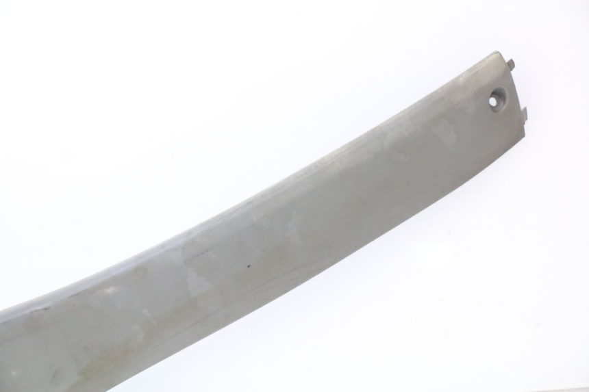 photo de FALDóN LATERAL DERECHO HONDA BALI EX 100 (1996 - 2000) - Características distintivas