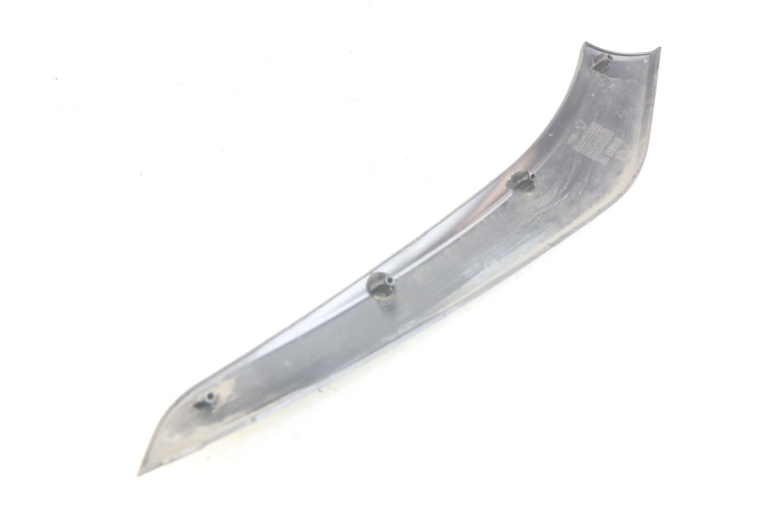 photo de FALDóN LATERAL DERECHO PIAGGIO BEVERLY 125 (2010 - 2015) - Detalle de la pieza