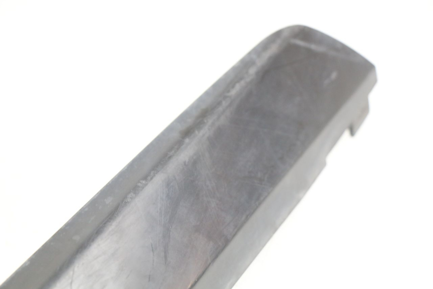 photo de FALDóN LATERAL DERECHO PIAGGIO BEVERLY 125 (2010 - 2015) - Otra perspectiva