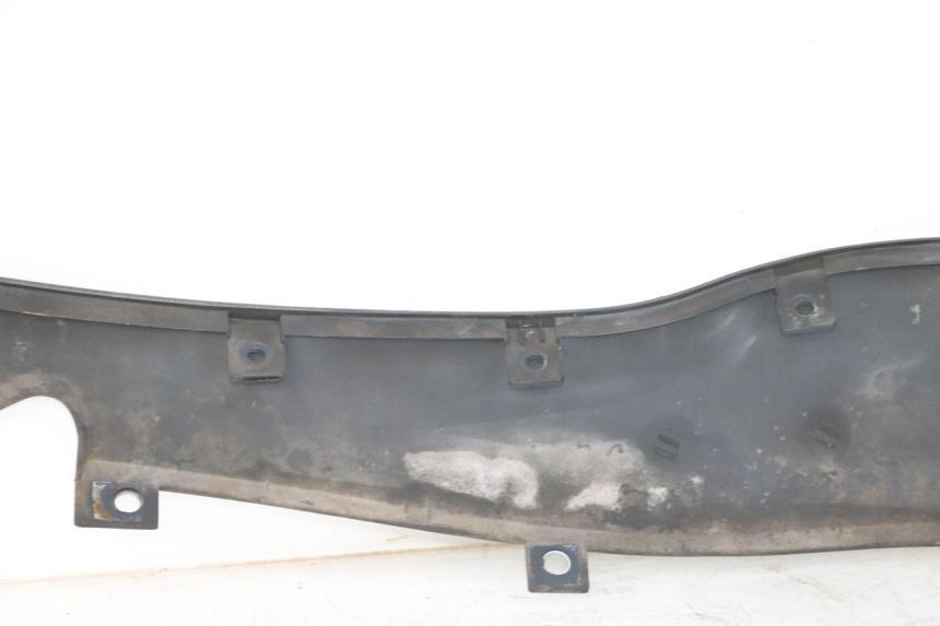 photo de FALDóN LATERAL DERECHO BMW C1 125 (2000 - 2003) - Primer plano técnico