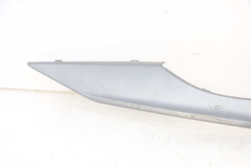 photo de BAJO CARENADO DERECHA MOTRON BREEZY 4T 50 (2021 - 2025) - Estado de la superficie y material