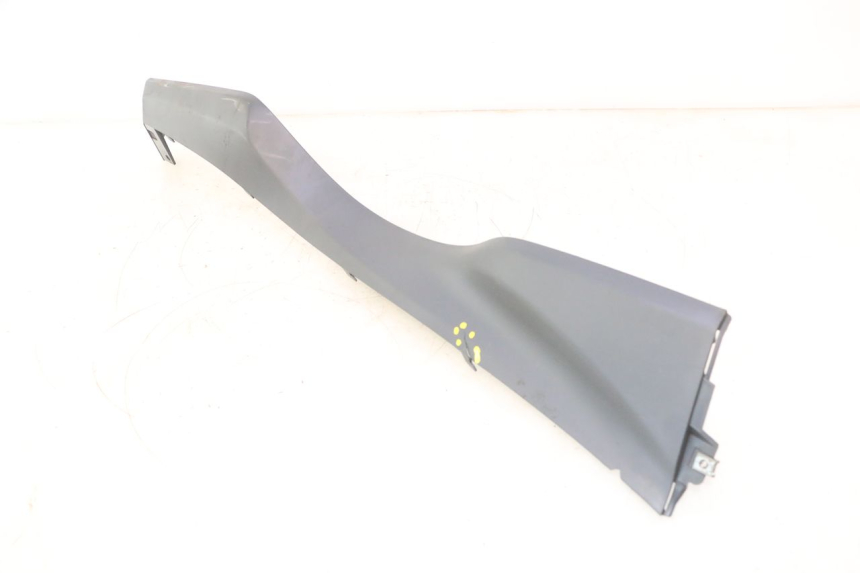 photo de BAJO CARENADO DERECHA SUZUKI BURGMAN 125 (2007 - 2014) - Zoom estado de uso