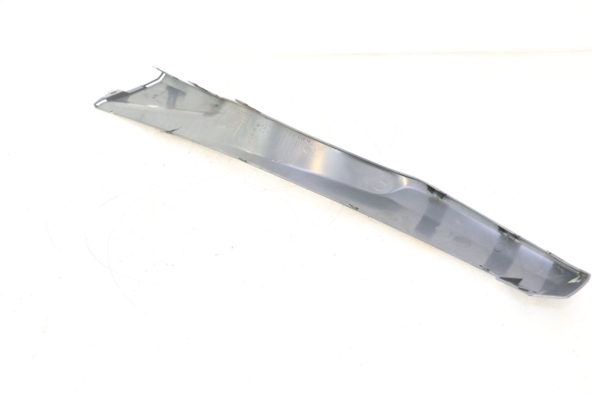 photo de BAJO CARENADO DERECHA SUZUKI BURGMAN 125 (2007 - 2014) - Estado de la superficie y material
