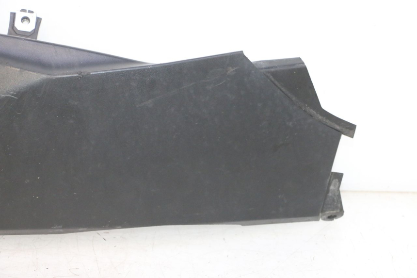 photo de BAJO CARENADO DERECHA BMW C SPORT 650 (2015 - 2021) - Zoom estado de uso