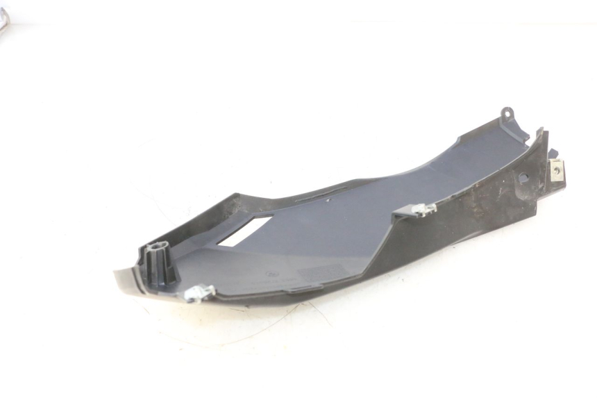 photo de BAJO CARENADO DERECHA BMW C SPORT 650 (2015 - 2021) - Marcados y referencias originales