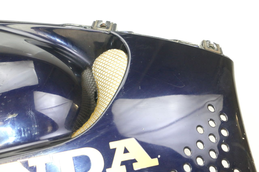 photo de BAJO CARENADO DERECHA HONDA CBR RR FIREBLADE 900 (1992 - 1994) - Zoom sobre los componentes