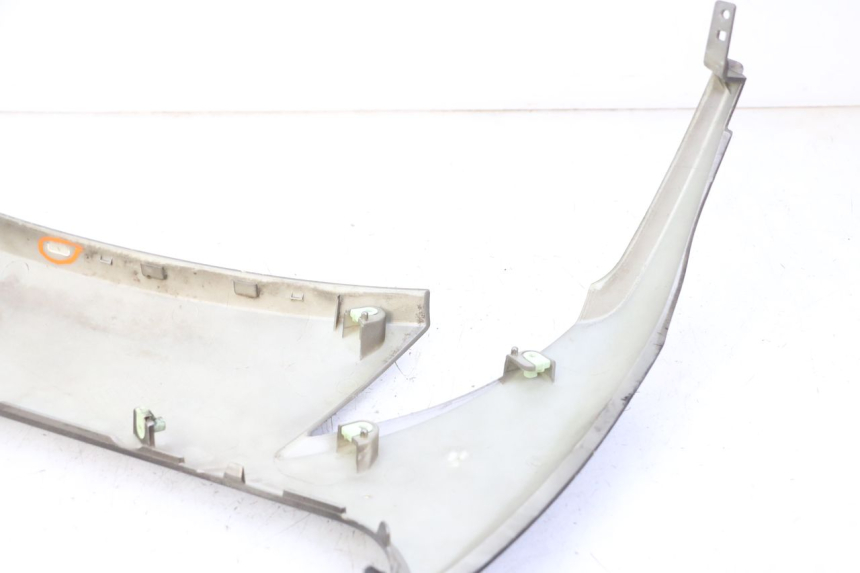 photo de FALDóN LATERAL DERECHO PEUGEOT CITYSTAR 50 (2013 - 2017) - Detalle de la pieza