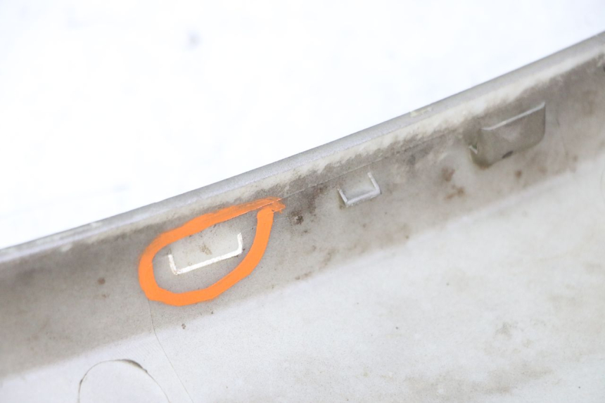 photo de FALDóN LATERAL DERECHO PEUGEOT CITYSTAR 50 (2013 - 2017) - Primer plano técnico