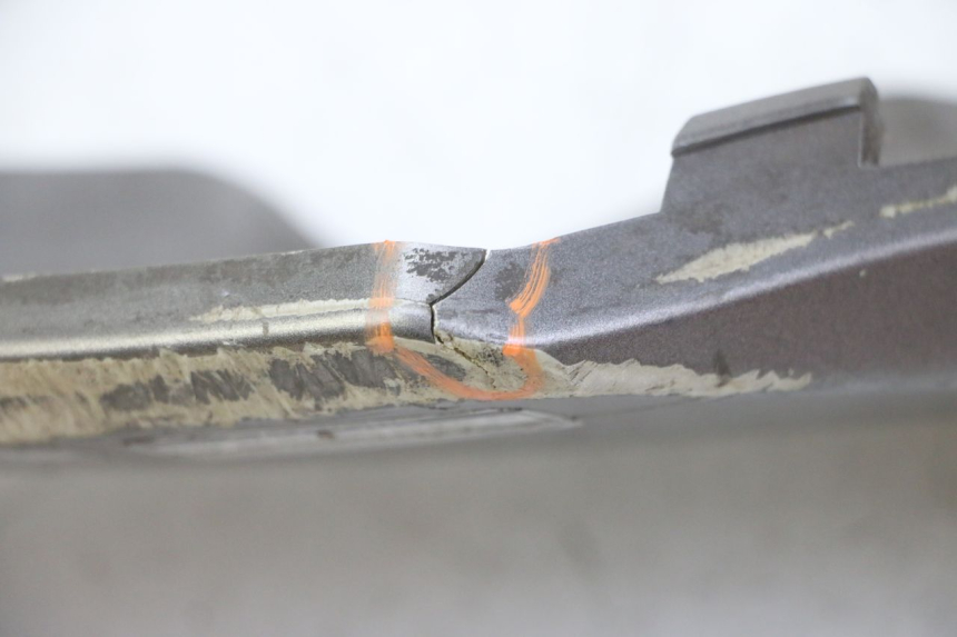 photo de FALDóN LATERAL DERECHO KYMCO DINK STREET 125 (2009 - 2014) - Zoom estado de uso