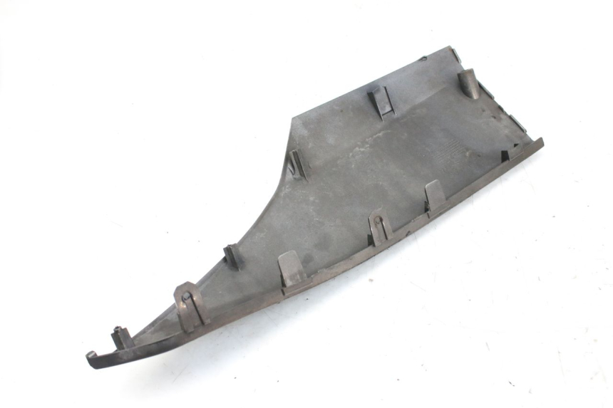photo de FALDóN LATERAL DERECHO HONDA FES S-WING SWING ABS 125 (2007 - 2015) - Primer plano técnico