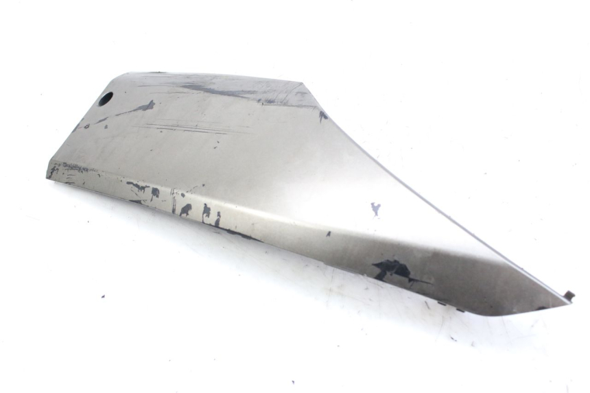 photo de FALDóN LATERAL DERECHO HONDA FES S-WING SWING ABS 125 (2007 - 2015) - Detalles de los puntos de fijación