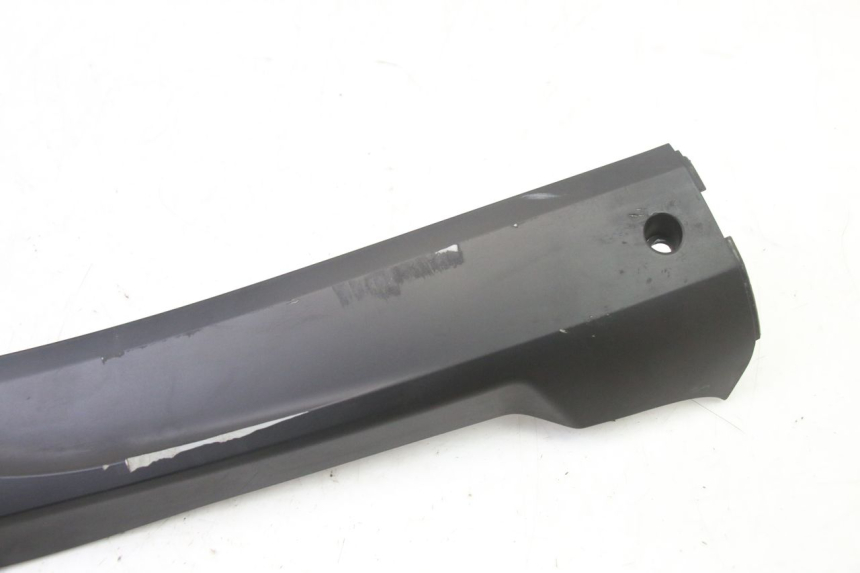 photo de BAJO CARENADO DERECHA SYM FIDDLE 3 III 50 (2014 - 2020) - Zoom estado de uso