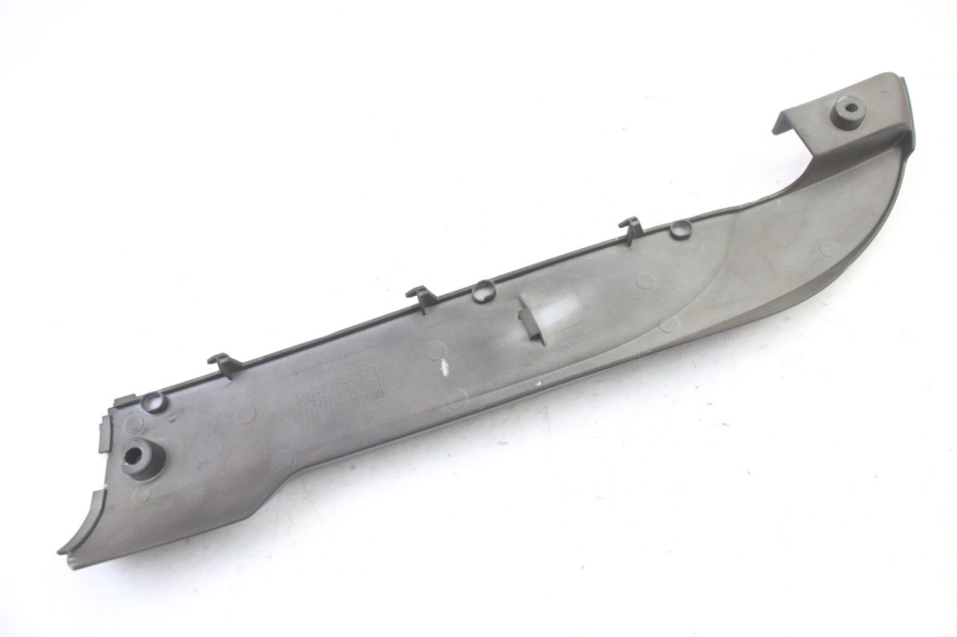 photo de BAJO CARENADO DERECHA SYM FIDDLE 3 III 50 (2014 - 2020) - Detalles de los puntos de fijación