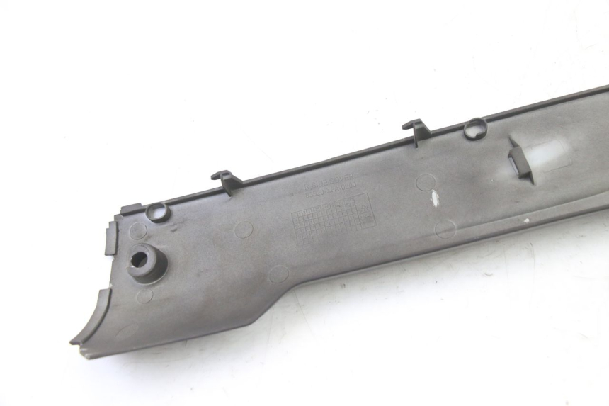 photo de BAJO CARENADO DERECHA SYM FIDDLE 3 III 50 (2014 - 2020) - Estado de la superficie y material