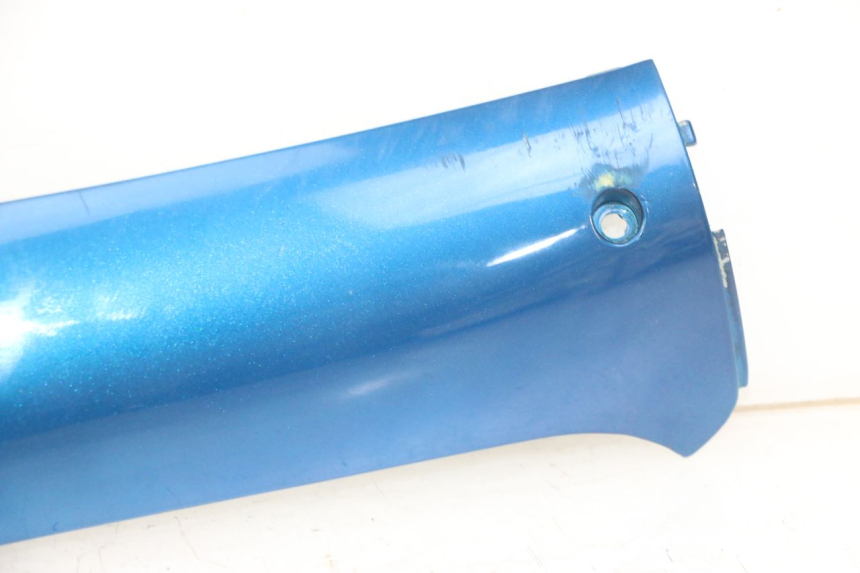 photo de BAJO CARENADO DERECHA SYM FIDDLE 125 (2008 - 2010) - Detalles de los puntos de fijación