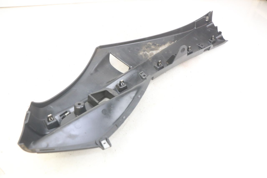 photo de FALDóN LATERAL DERECHO PIAGGIO FLY 4T 50 (2013 - 2017) - Otra perspectiva