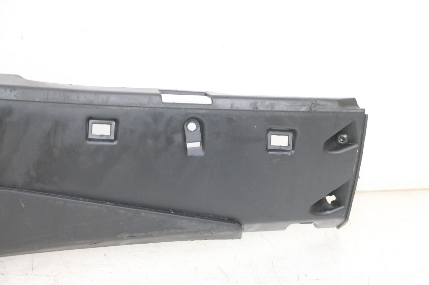 photo de FALDóN LATERAL DERECHO PIAGGIO FLY 4T 50 (2013 - 2017) - Zoom sobre los componentes