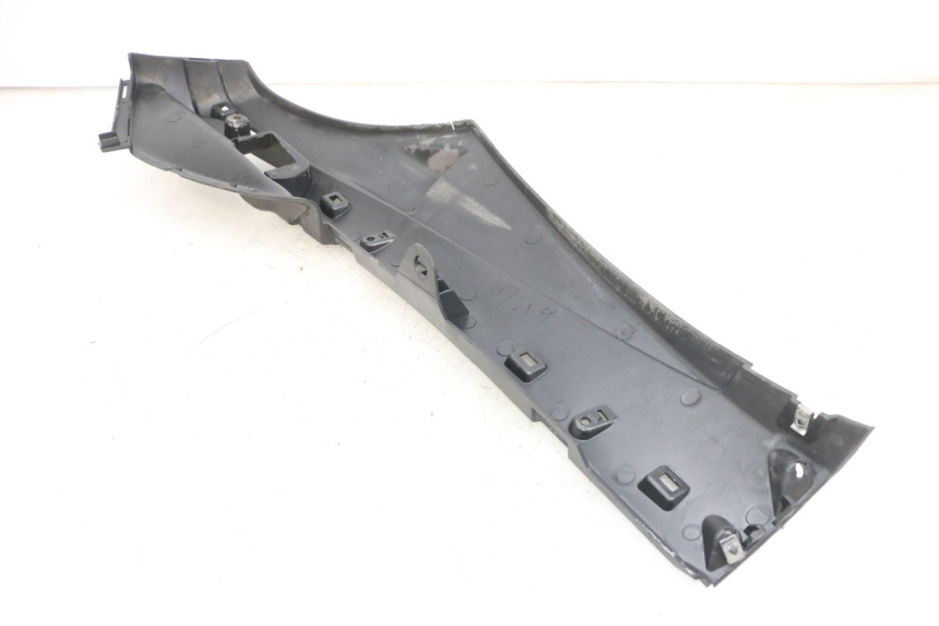 photo de FALDóN LATERAL DERECHO PIAGGIO FLY 4T 50 (2013 - 2017) - Zoom estado de uso