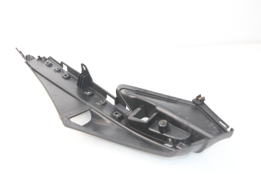 photo de BAJO CARENADO DERECHA PIAGGIO FLY IE 125 (2012 - 2017) - Detalle de la pieza