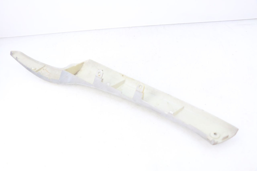 photo de BAJO CARENADO DERECHA SACHS FY125T FY T 125 (2007 - 2011) - Detalles de los puntos de fijación