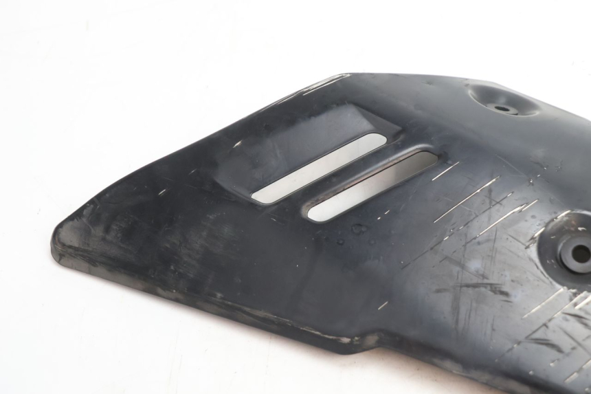photo de BAJO CARENADO DERECHA SUZUKI GSR 600 (2005 - 2012) - Detalle de la pieza
