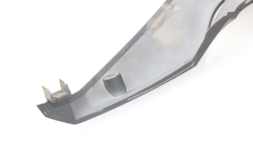photo de BAJO CARENADO DERECHA SYM GTS EFI ABS 125 (2012 - 2016) - Zoom estado de uso