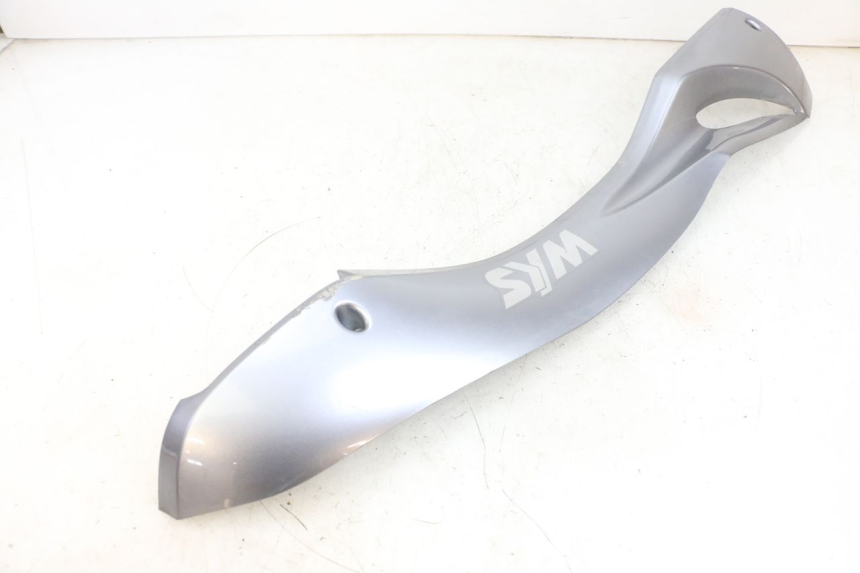 photo de BAJO CARENADO DERECHA SYM GTS EVO 125 (2009 - 2013) - Primer plano de alta resolución
