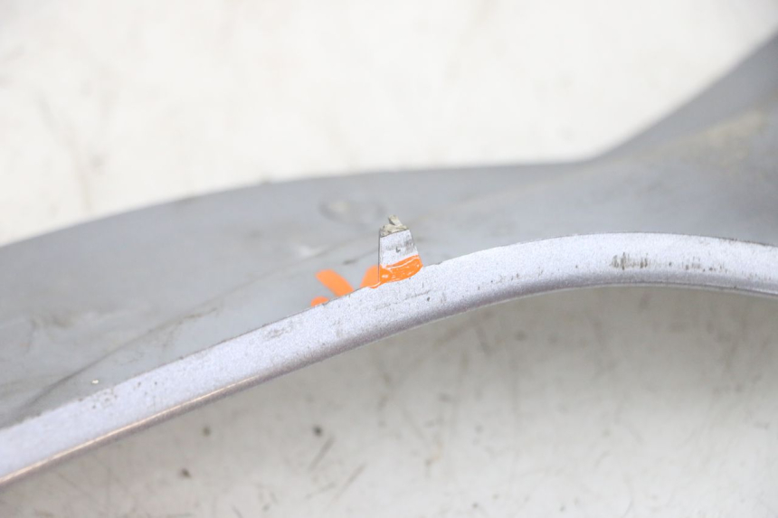 photo de BAJO CARENADO DERECHA SYM GTS EVO 125 (2009 - 2013) - Estado de la superficie y material