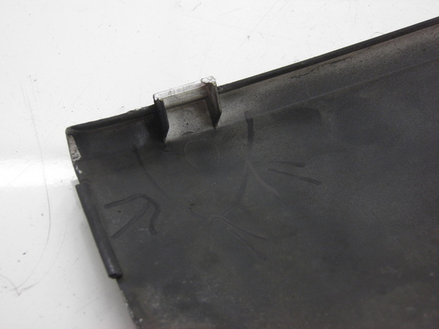 photo de BAJO CARENADO DERECHA HONDA FES PANTHEON 125 (2003 - 2007) - Zoom estado de uso