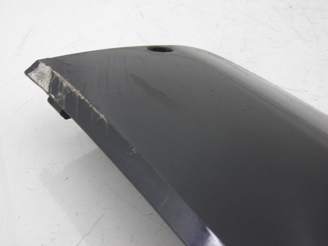 photo de BAJO CARENADO DERECHA HONDA FES PANTHEON 125 (2003 - 2007) - Primer plano técnico