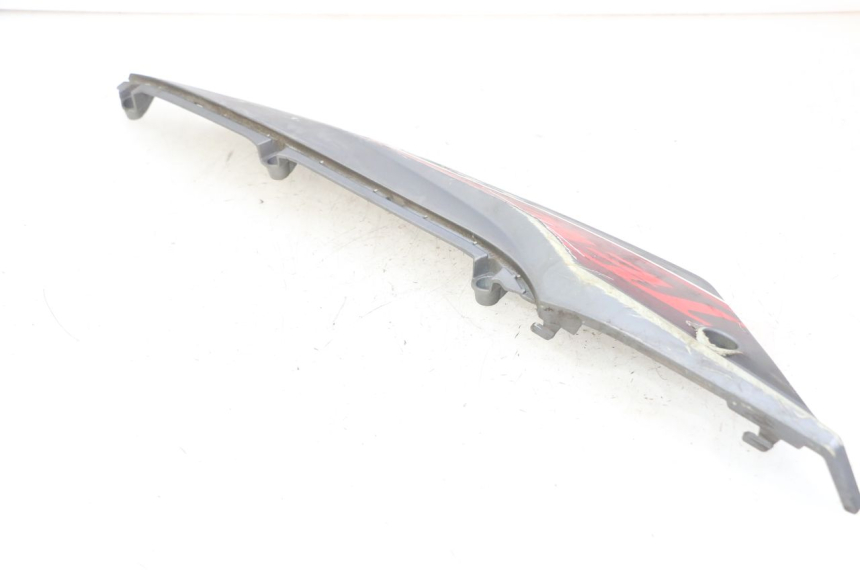 photo de FALDóN LATERAL DERECHO SYM JET 14 4T 50 (2018 - 2022) - Detalles de los puntos de fijación