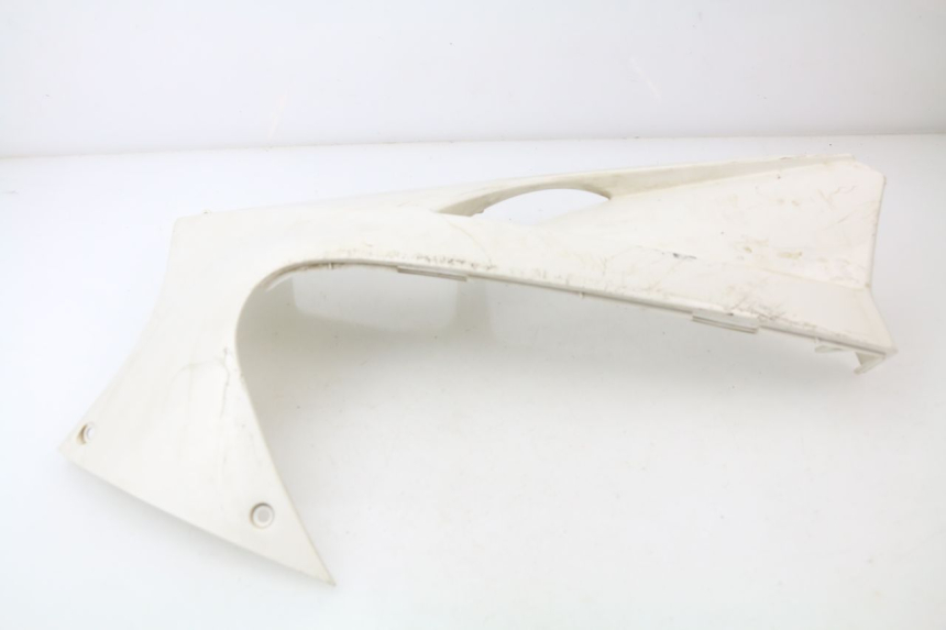 photo de BAJO CARENADO DERECHA PEUGEOT JET FORCE CARBU 50 (2003 - 2016) - Detalles de los puntos de fijación