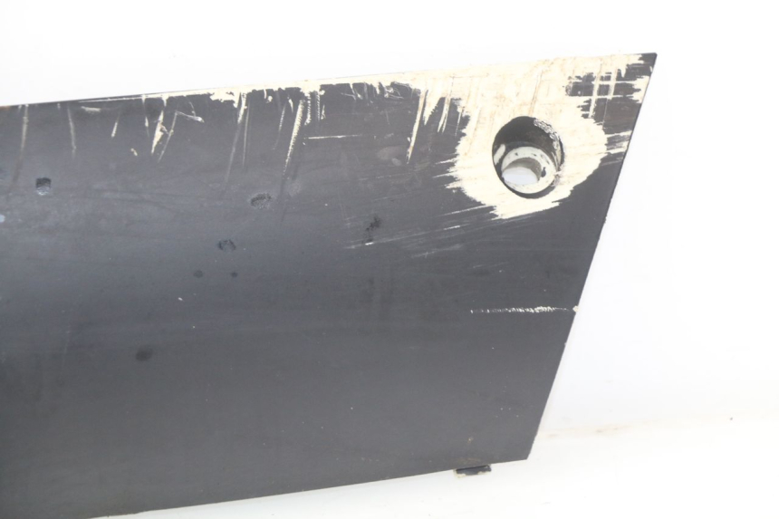 photo de FALDóN LATERAL DERECHO PEUGEOT KISBEE 2T 50 (2010 - 2017) - Otra perspectiva