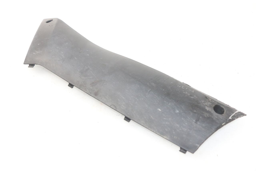 photo de FALDóN LATERAL DERECHO PEUGEOT KISBEE 2T 50 (2010 - 2017) - Detalle de la pieza