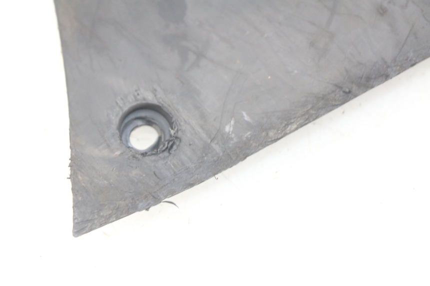 photo de FALDóN LATERAL DERECHO PEUGEOT KISBEE 2T 50 (2010 - 2017) - Primer plano técnico