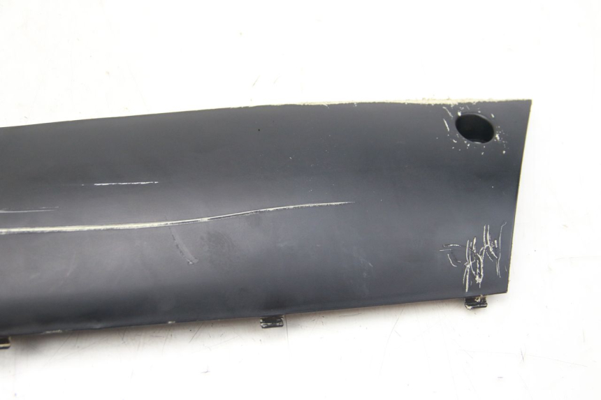 photo de FALDóN DERECHO PEUGEOT KISBEE 2T 50 (2018 - 2022) - Detalle de la pieza