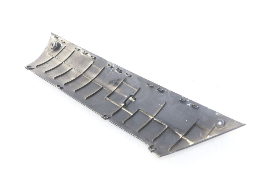 photo de FALDóN LATERAL DERECHO PEUGEOT KISBEE 4T 50 (2018 - 2022) - Detalle de la pieza