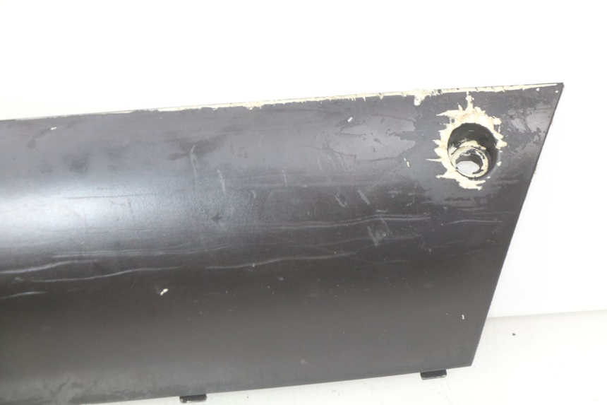 photo de FALDóN LATERAL DERECHO PEUGEOT KISBEE 4T 50 (2010 - 2017) - Detalle de la pieza