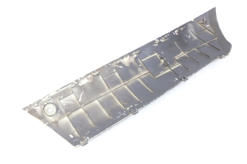 photo de FALDóN LATERAL DERECHO PEUGEOT KISBEE 4T 50 (2010 - 2017) - Otra perspectiva