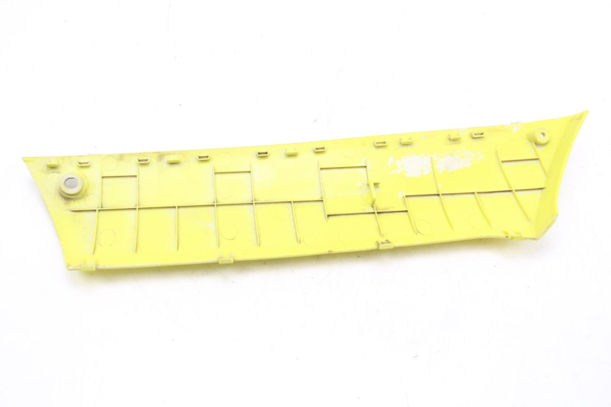 photo de FALDóN LATERAL DERECHO PEUGEOT KISBEE 4T 50 (2018 - 2022) - Otra perspectiva