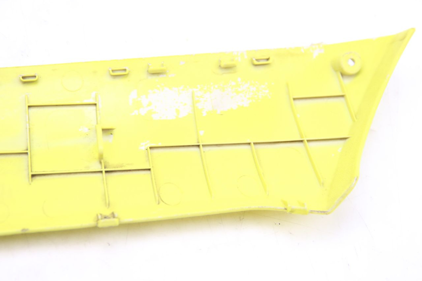 photo de FALDóN LATERAL DERECHO PEUGEOT KISBEE 4T 50 (2018 - 2022) - Primer plano técnico