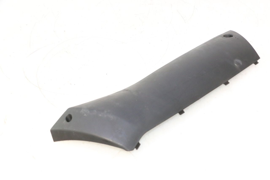 photo de BAJO CARENADO DERECHA PEUGEOT KISBEE 4T 50 (2023 - 2026) - Primer plano técnico