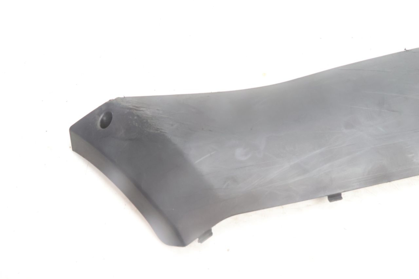 photo de FALDóN LATERAL DERECHO PEUGEOT KISBEE 4T 50 (2010 - 2017) - Detalle de la pieza