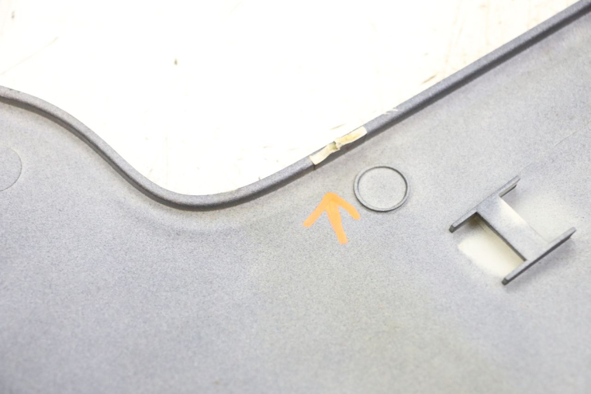 photo de BAJO CARENADO DERECHA KYMCO XCITING 500 (2007 - 2010) - Primer plano técnico