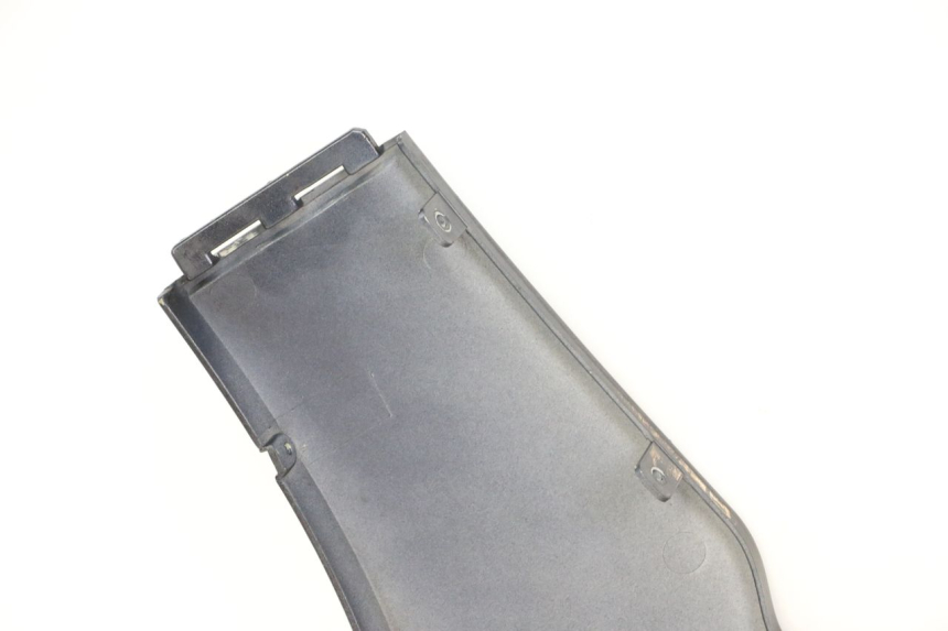 photo de BAJO CARENADO DERECHA KYMCO XCITING 500 (2007 - 2010) - Detalles de los puntos de fijación