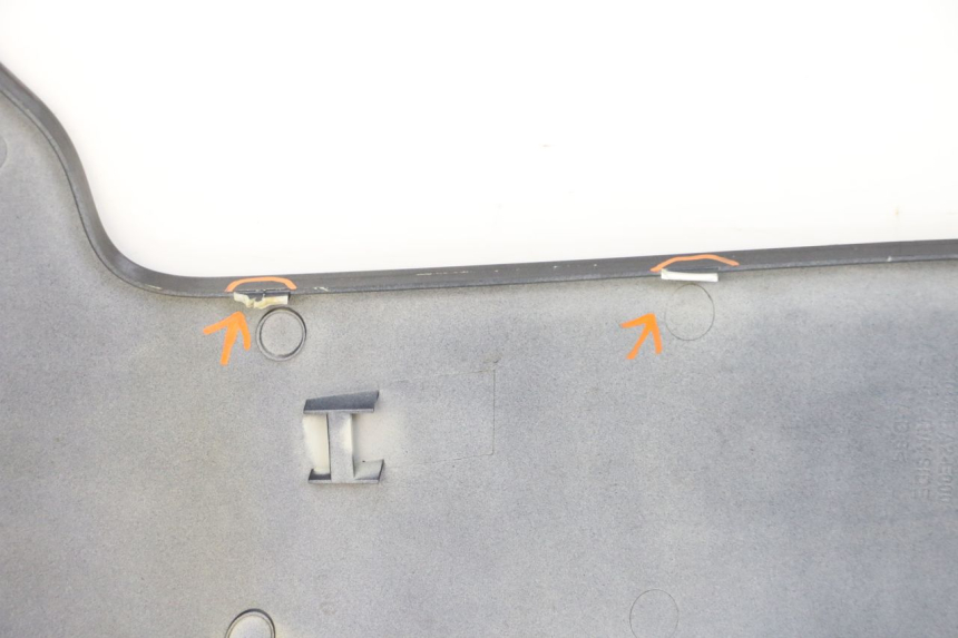 photo de BAJO CARENADO DERECHA KYMCO XCITING 500 (2007 - 2010) - Estado de la superficie y material