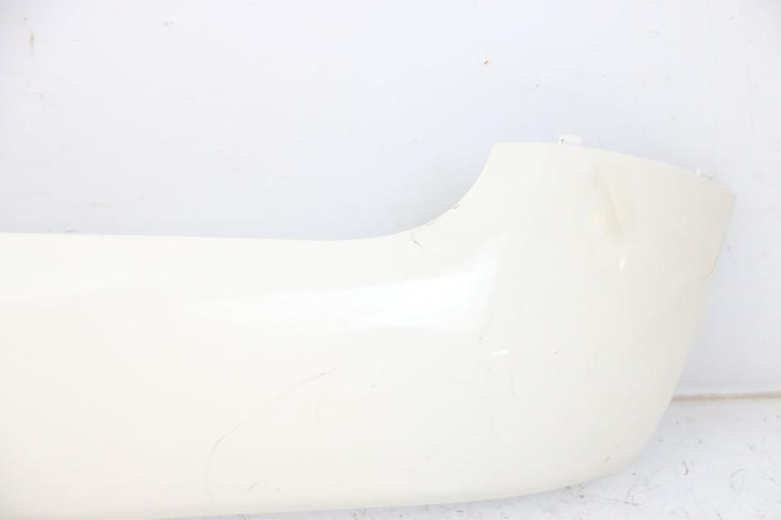 photo de FALDóN LATERAL DERECHO KYMCO LIKE 125 (2009 - 2016) - Zoom sobre los componentes