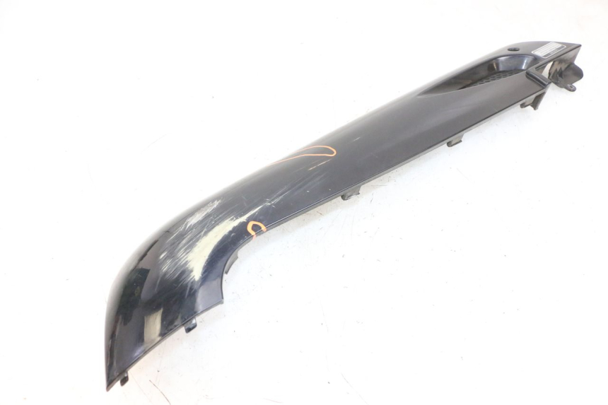 photo de FALDóN LATERAL DERECHO KYMCO LIKE 125 (2009 - 2016) - Primer plano técnico